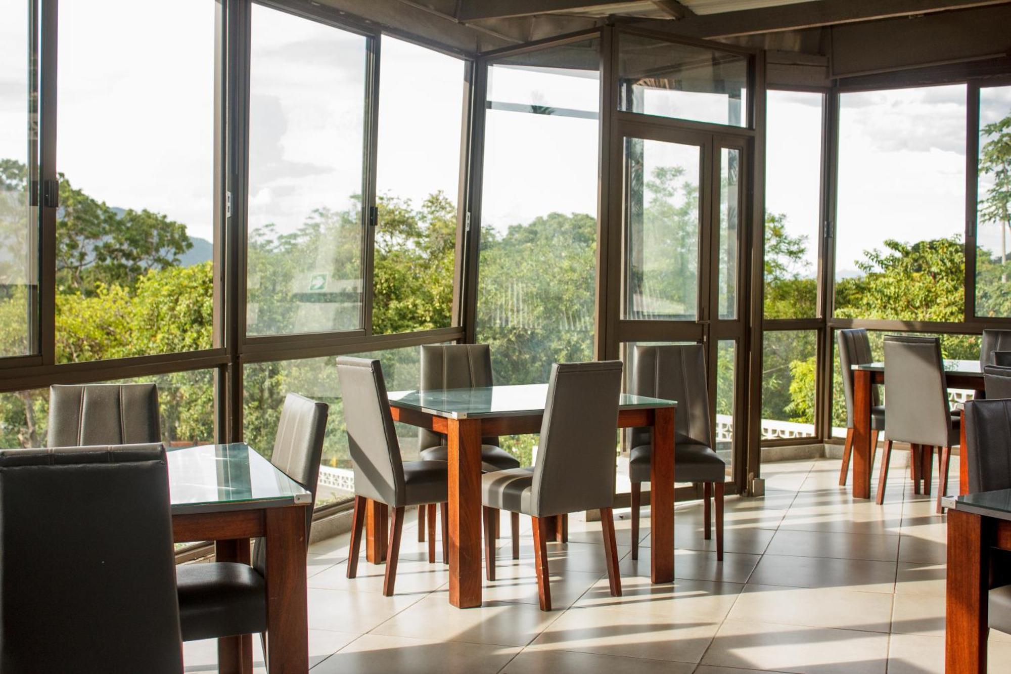 Cedar Place Limited Blantyre Esterno foto