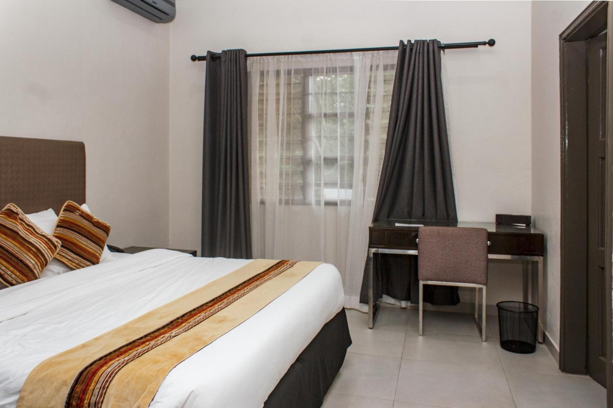 Cedar Place Limited Blantyre Esterno foto